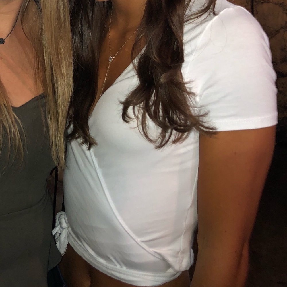 Brandy Melville top!! Short sleeve crop top